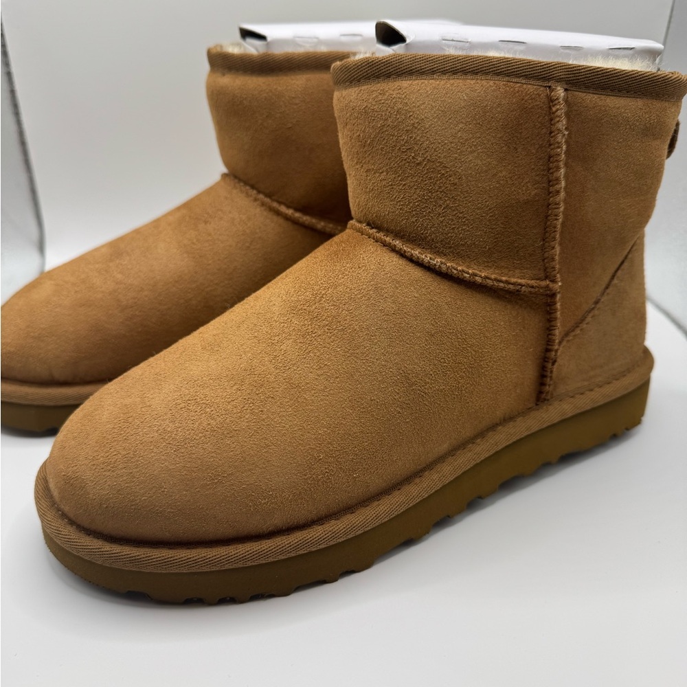 NIB UGG Classic Mini II Boots Chestnut Size 7 - Picture 2 of 7